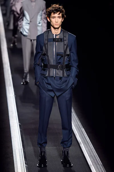 Look 40